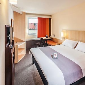 Standard Zimmer mit Kingsize-Bett
